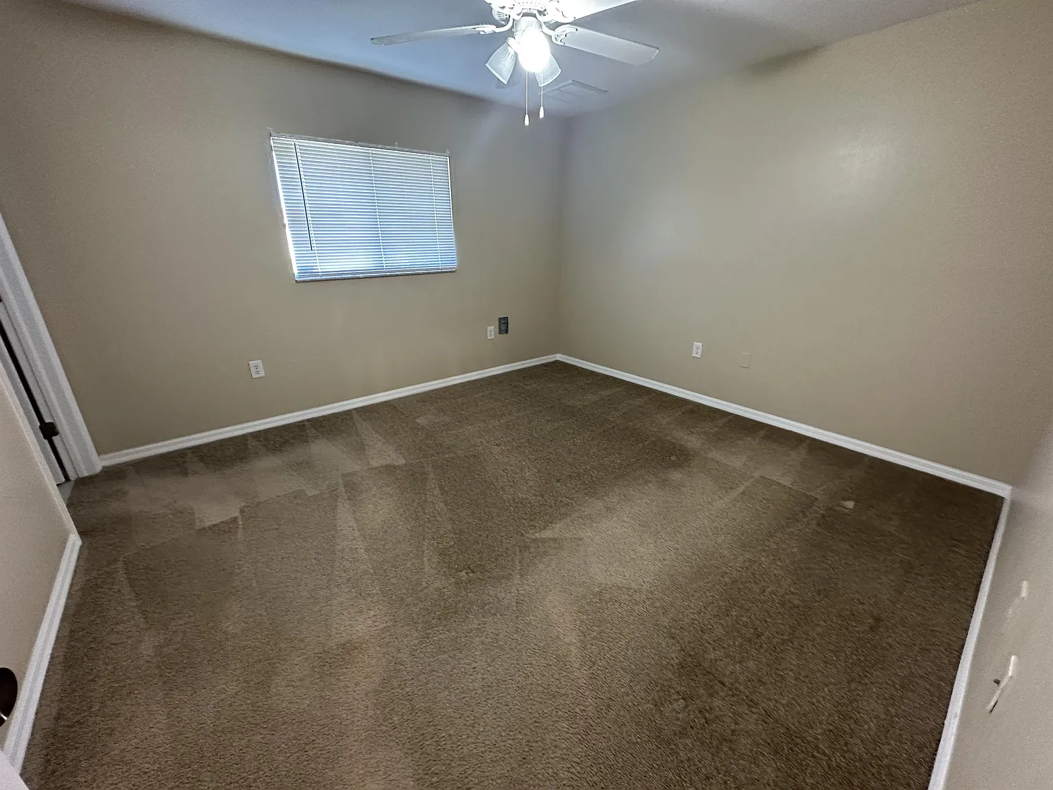 2901 33 St SW - 1 — Photo 3