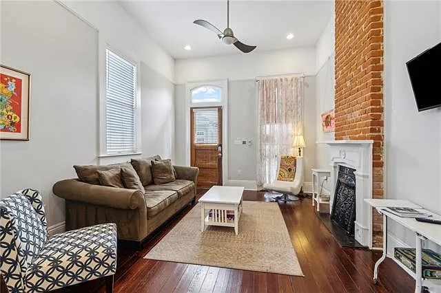 2 bed, 2.0 bath, 983 sqft, $2,000 — Photo 3