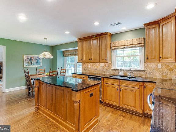 5th image of 4900 Continental Dr