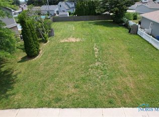 5850 Rounding River Ln, Toledo, OH 43611