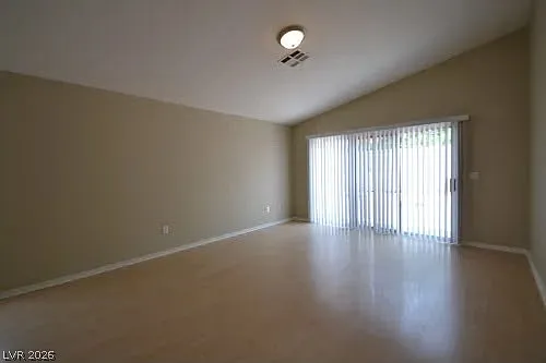3 bed, 2.0 bath, 1289 sqft, $1,350 — Photo 2
