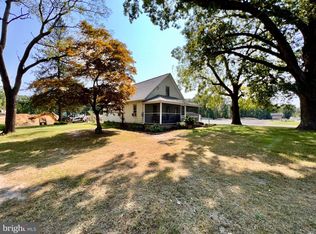 1196 E Malaga Rd, Williamstown, NJ 08094