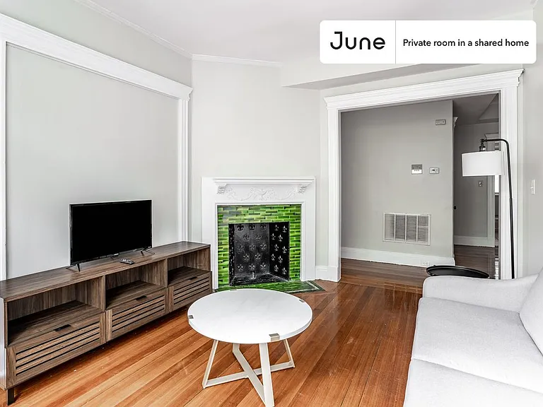 10 Strathmore Rd #A — Photo 12