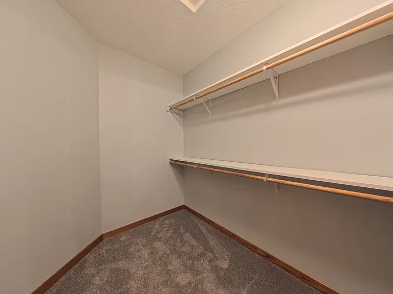 11956 Castle Rock Ct N — Photo 39