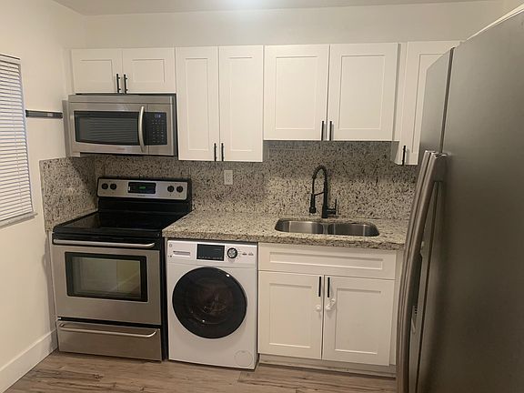 4th image of 510 W Park Dr APT 205