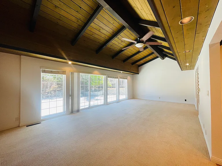 1150 Stafford Dr — Photo 25