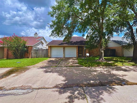 2nd image of 2914 Creekway Circle