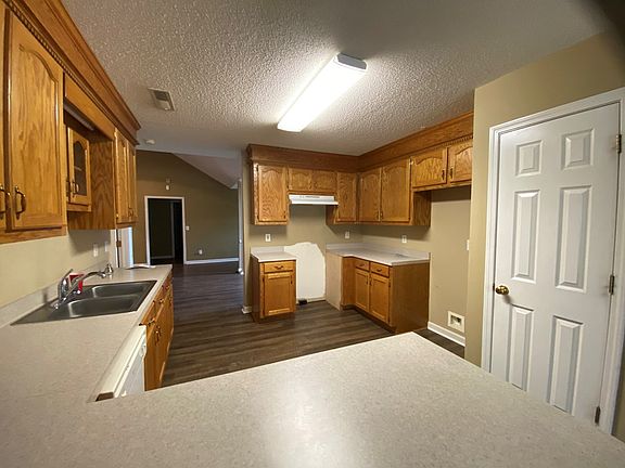 3rd image of 3135 Caitlynn Dr