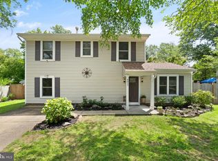 4011 Novar Dr, Chantilly, VA 20151