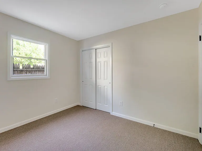192 Maywood Ave — Photo 6