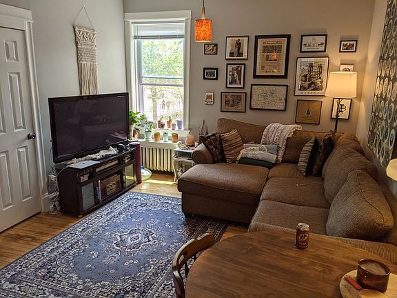 3rd image of 2200 N California Ave #2R