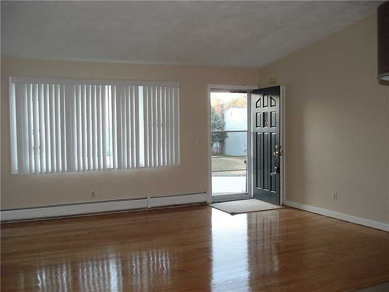 50 Acorn Ln, West Warwick, RI 02893 Zillow