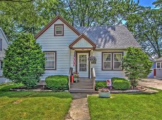 638 N West St, Crown Point, IN 46307