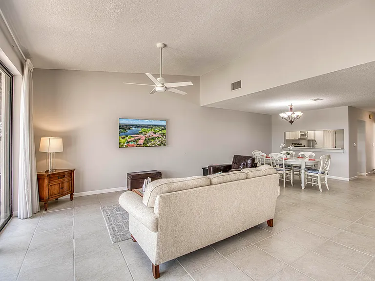 495 Prestwick Cir — Photo 11