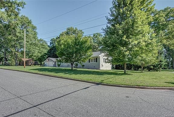2nd image of 700 Townsend Ave
