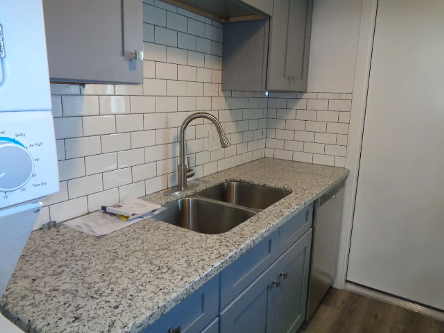 #1037-Osborn LLC — Photo 3
