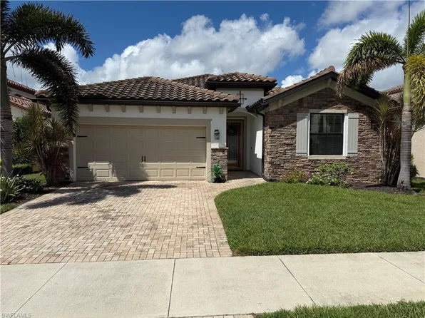 9317 Woodhurst Dr, Naples, FL 34120