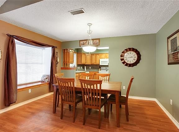 5th image of 4725 Red Oak Dr