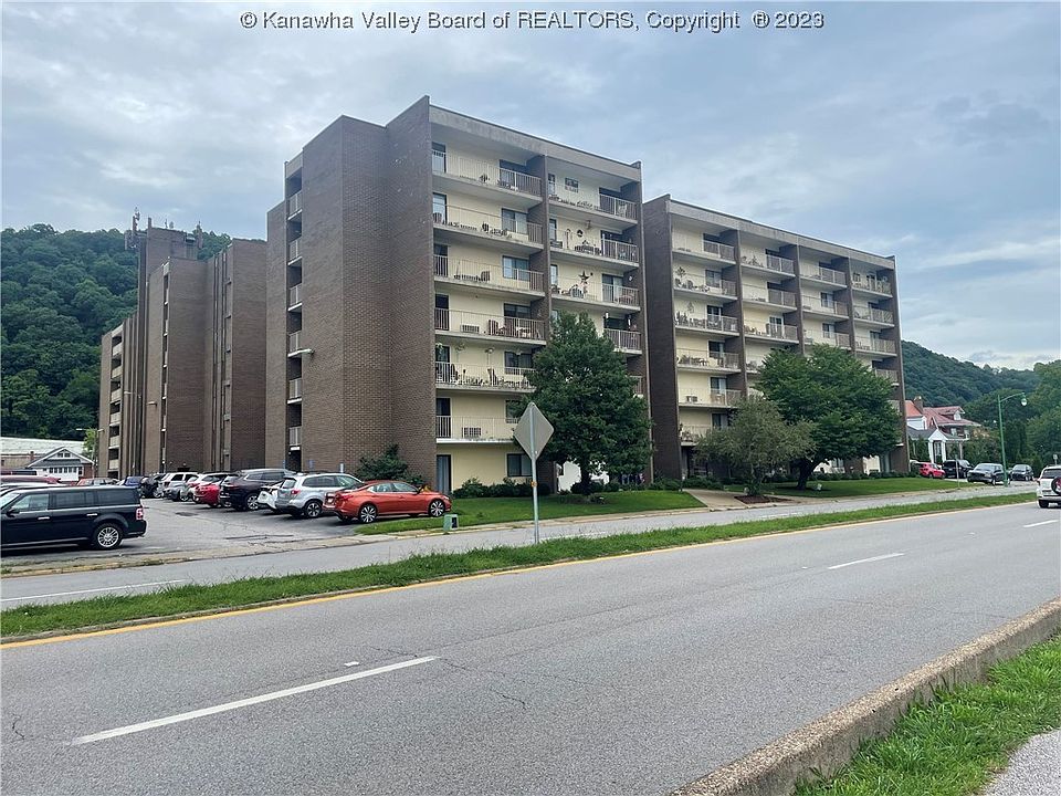 1st image of 2106 Kanawha Blvd E #214B
