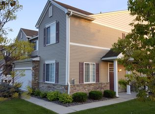 1794 Prescott Ct, Chaska, MN 55318