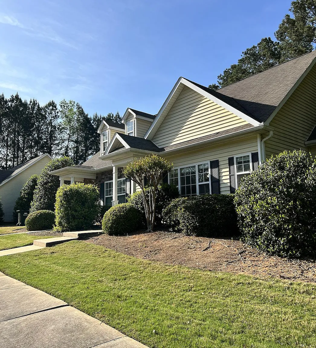 1305 Cedar Shoals Dr — Photo 2