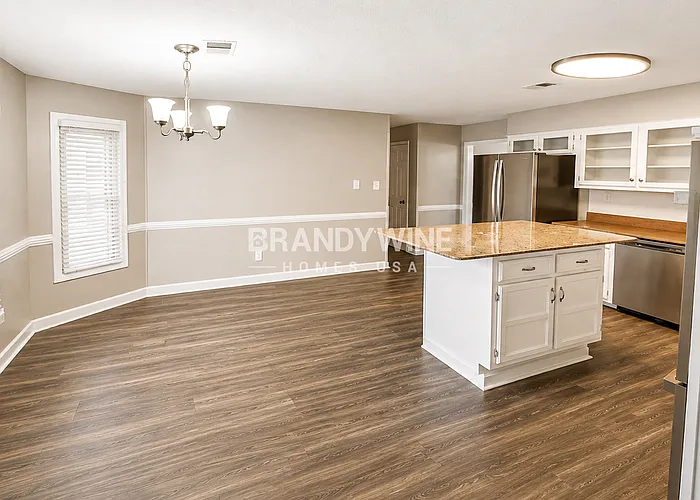 7477 Stonington Dr — Photo 8