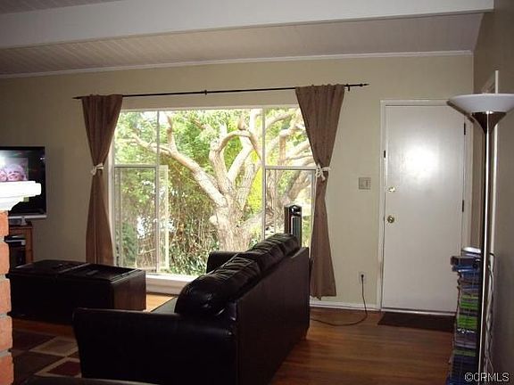2nd image of 433 Tustin Ave