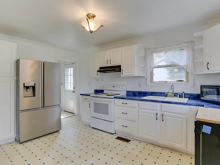39 Appomattox Ave — Photo 10