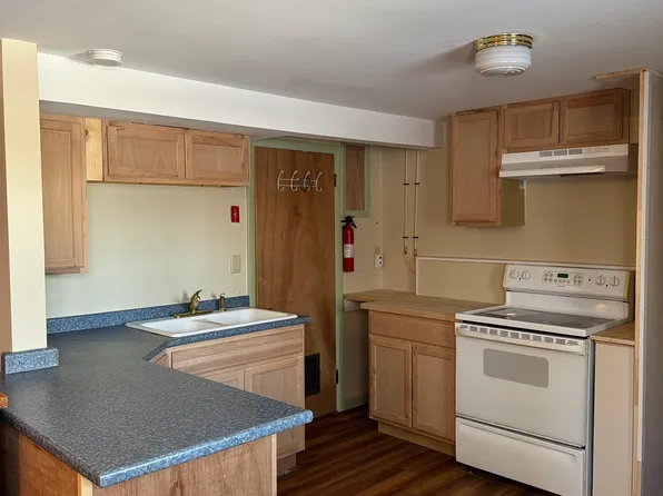 4 Pearce Circle Ext #2, Bellows Falls, VT 05101