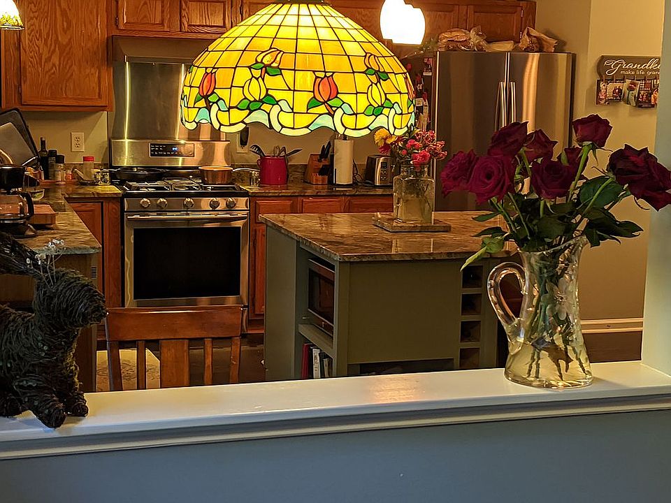2019 Family Room to kitchen