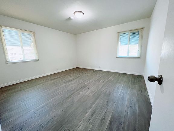 Bedroom 1 - approx 13 ft x 13 ft