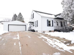 337 N Henninger St, Mayville, WI 53050
