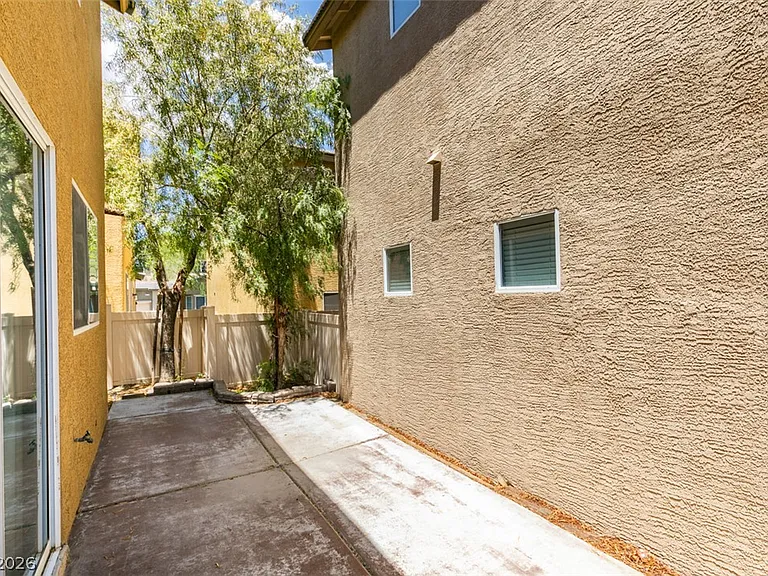 6779 Windingwood St — Photo 33