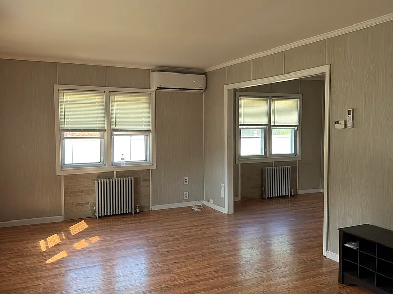 2306 Lincoln St — Photo 4