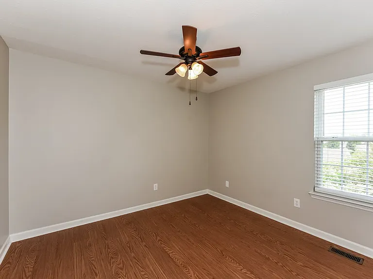 534 Summit Way — Photo 12