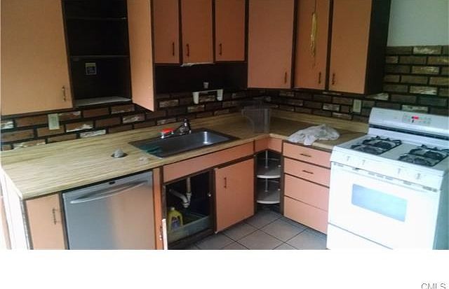 2nd image of 20 Crestwood Rd