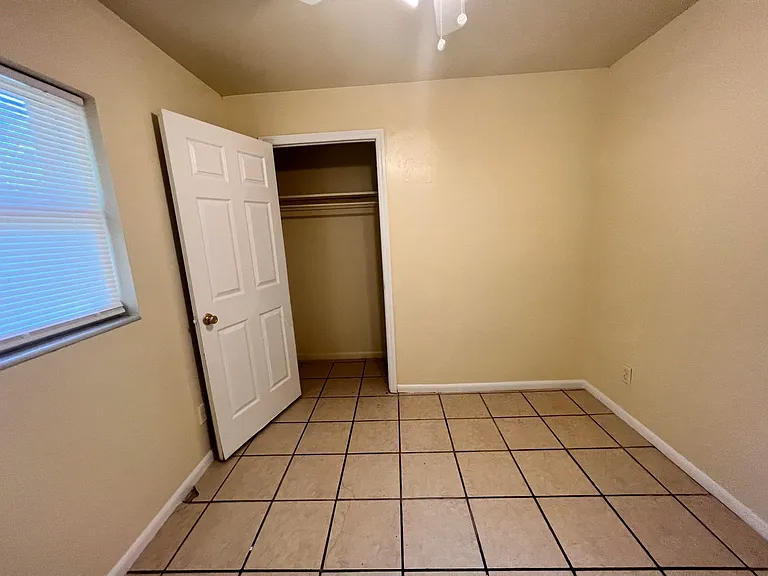 2908 Garfield St — Photo 7