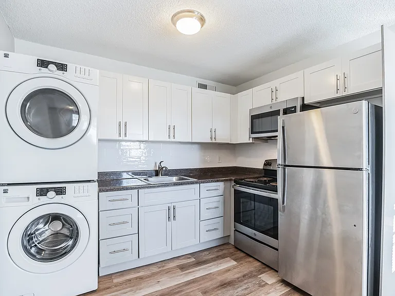 Welcome to Hamilton Estates Apartments, where modern elegance meets functionality. Our beautifully designed kitchens feature stainless steel appliances and convenient in-unit laundry. Elevate your living experience todayschedule your tour now!