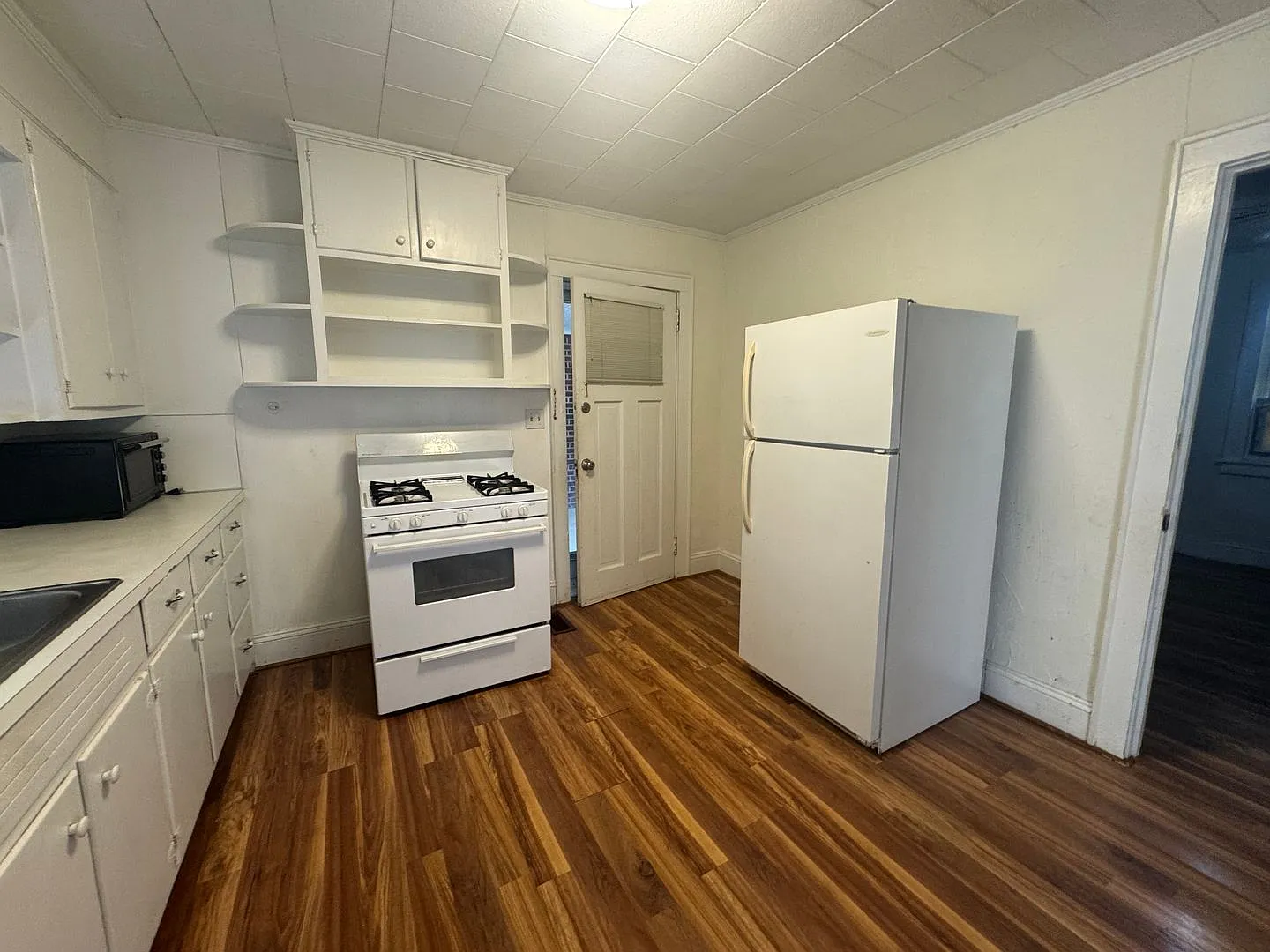 Charming 2-Bedroom Brick Home in Granite Falls — Photo 3