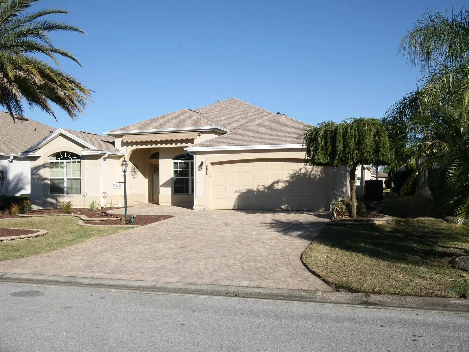 3 bed, 1927 sqft, $2,300 — Photo 3