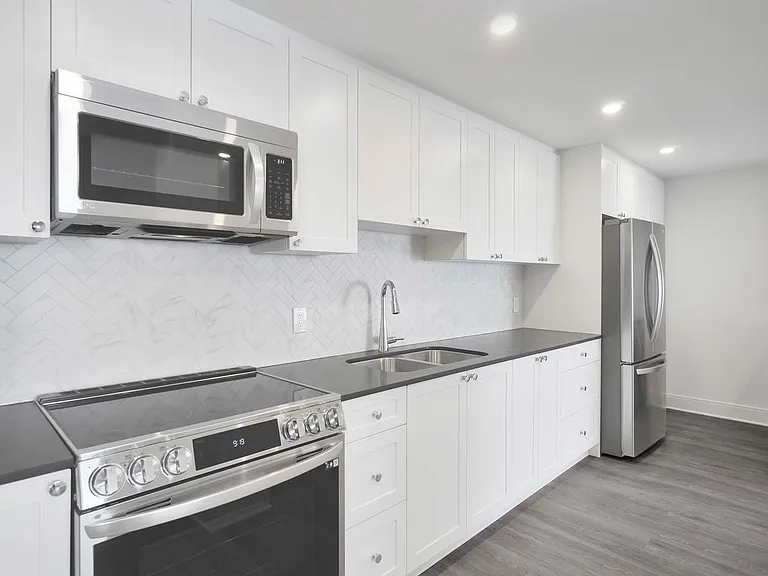 2222 Bellevue Ave — Photo 1