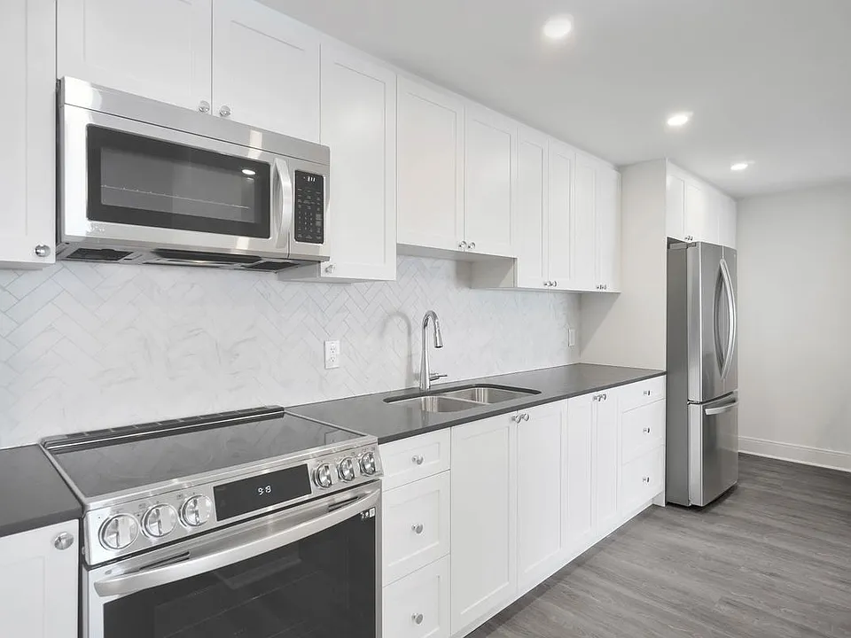 2222 Bellevue Ave