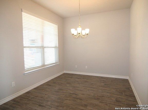 4th image of 621 Saddle House