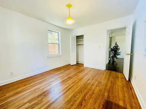 1620 Avenue I image 1 of 2