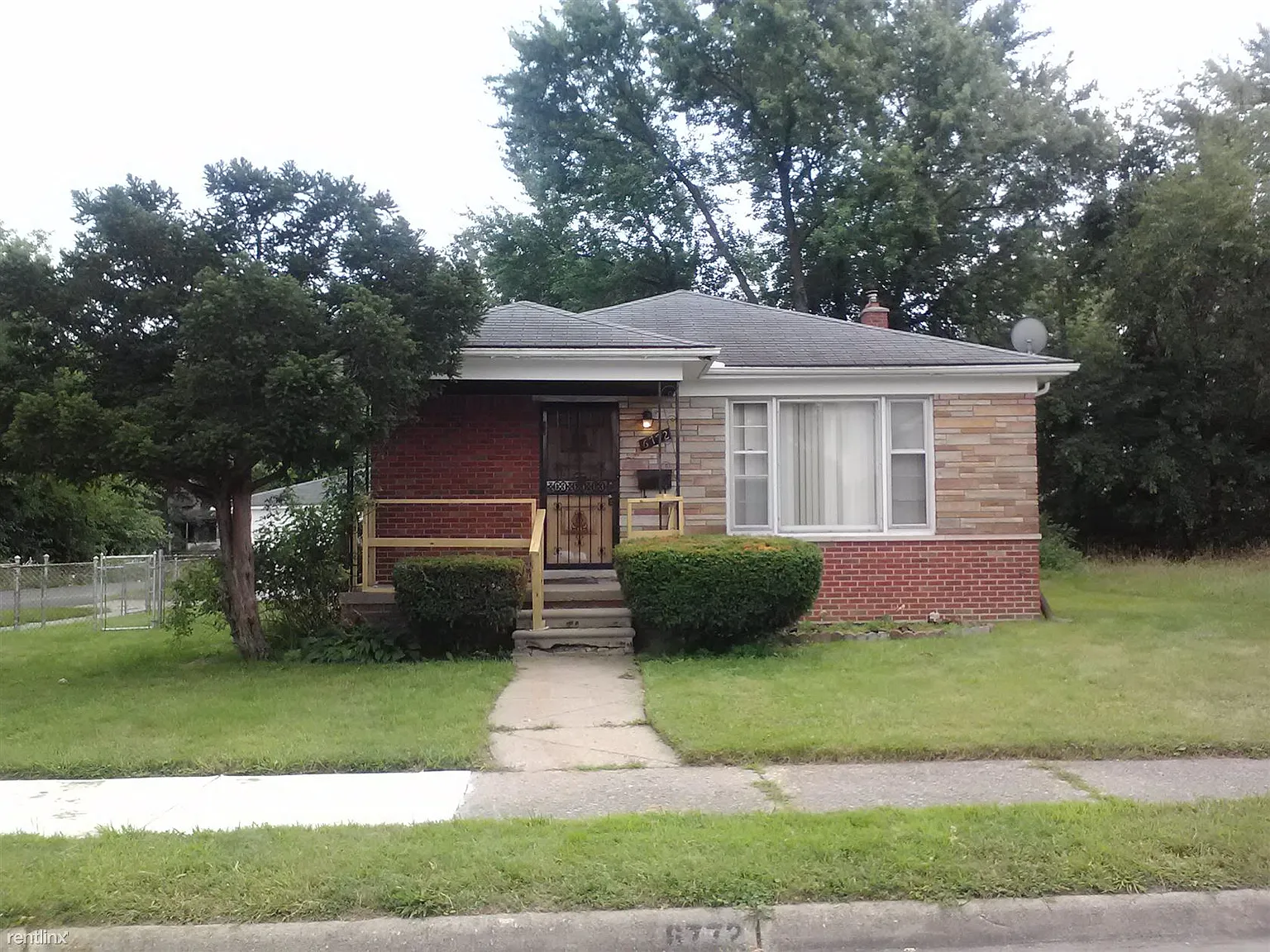 6772 Edgeton St photo 1