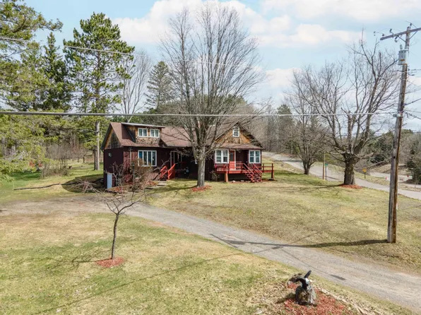 645 E Hunter St, Iron River, MI 49935