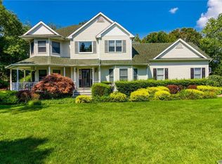 56 Cotton Tail Ct, Wading River, NY 11792