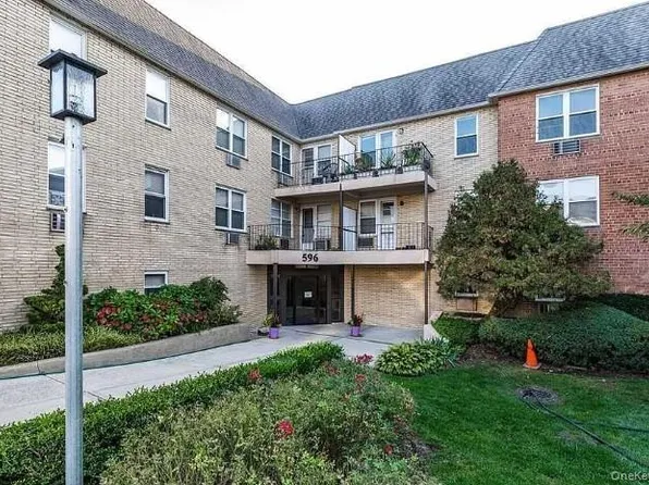 596 Broadway #16B, Lynbrook, NY 11563