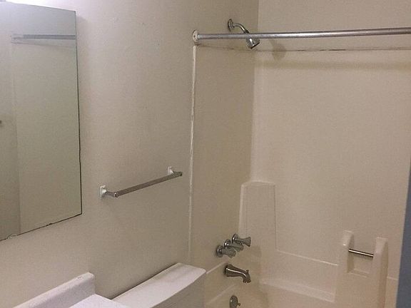 2nd image of 100 Eastland Dr APT E32