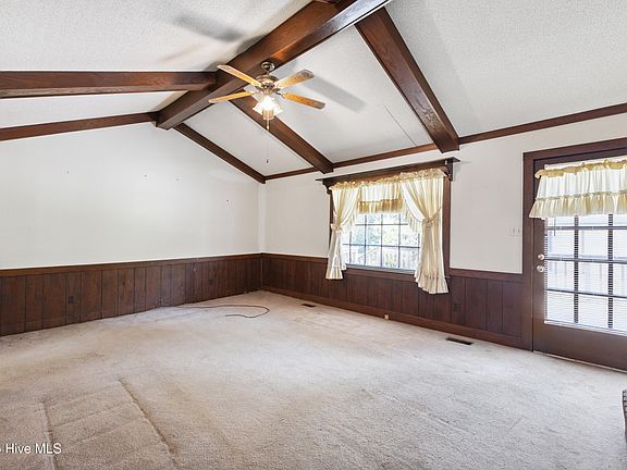 4th image of 304 Foxhall Drive